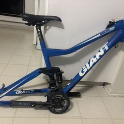 26” Giant Yukon FX Rear suspension   Frame Medium 17.5”, Crankset, Headset. Saddle