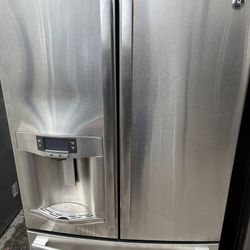 REFRIGERATOR GE 36” Stainless Steel