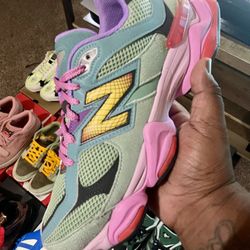 12 Pairs/ Load Of Shoes