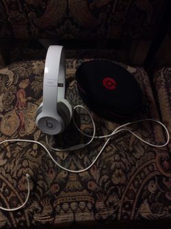 Brand new beats headphones (not wireless)