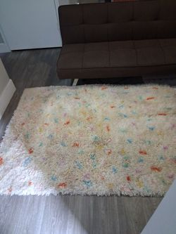 A Sprinkle Rug - Pillowfort Brand