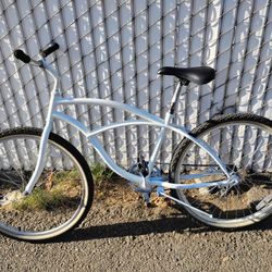 26 Inch Beach Cruiser Painted White Rides Smooth 