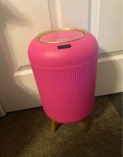 Automatic trash can