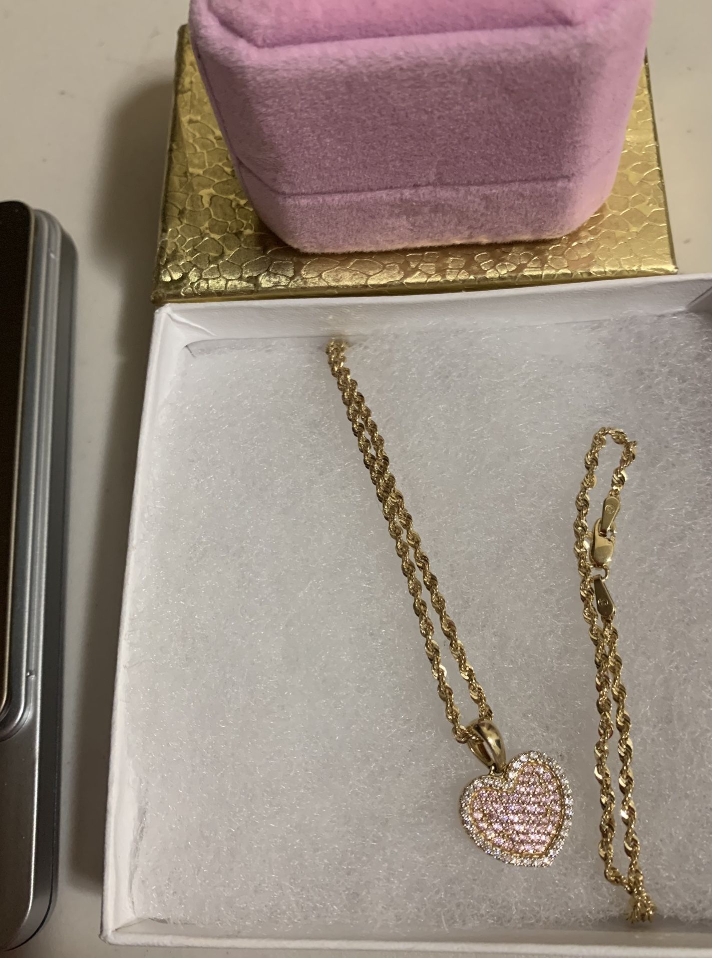 10k Pendant & 10k 20 Inch Chain