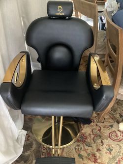 Salon/barber Chair High Quality Adjustable Like New Asking $225. Obo