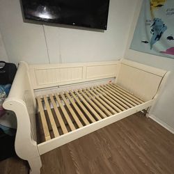 Twin bed