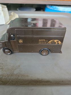 Old style UPS truck toy
