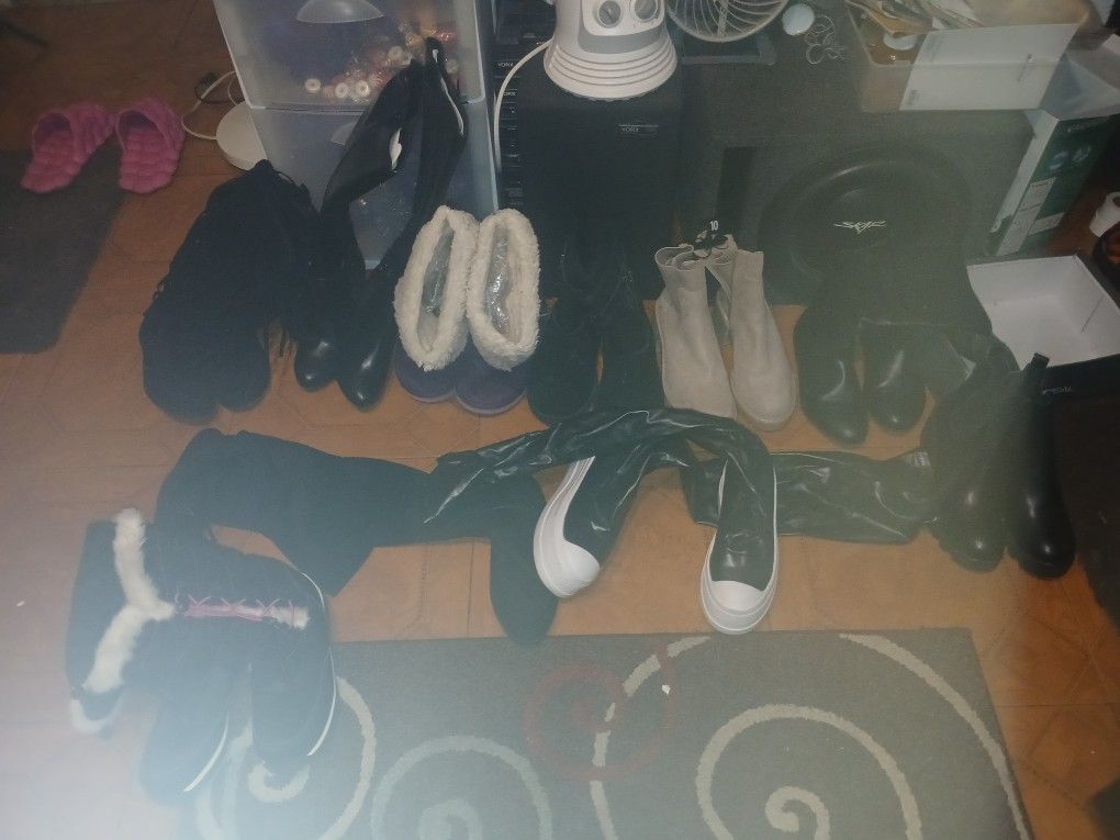 Women Boots Most Size 9 And 10