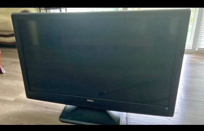 RCA tv- “40 Inch