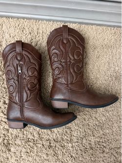 Girls cowboy boots size 5