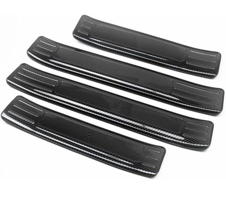 Stainless Steel Outer Door Sill Protector Cover For Toyota Highlander 2020 2021 2022 2023 Carbon Fiber Pattern Trim Accessories Interior Door Entry Gu