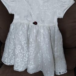 White/Ivory Dress With Flower Child's Size 4