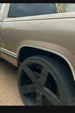 26in  rims looking to trade.for 6 lug steelys