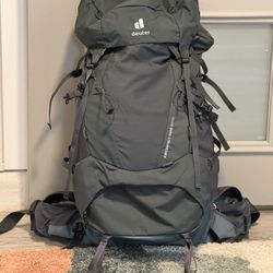 NEW Deuter Aircontact Core 50+ 10 Backpack Men’s 