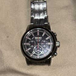 Seiko Chronograph Solar V175-0DE0