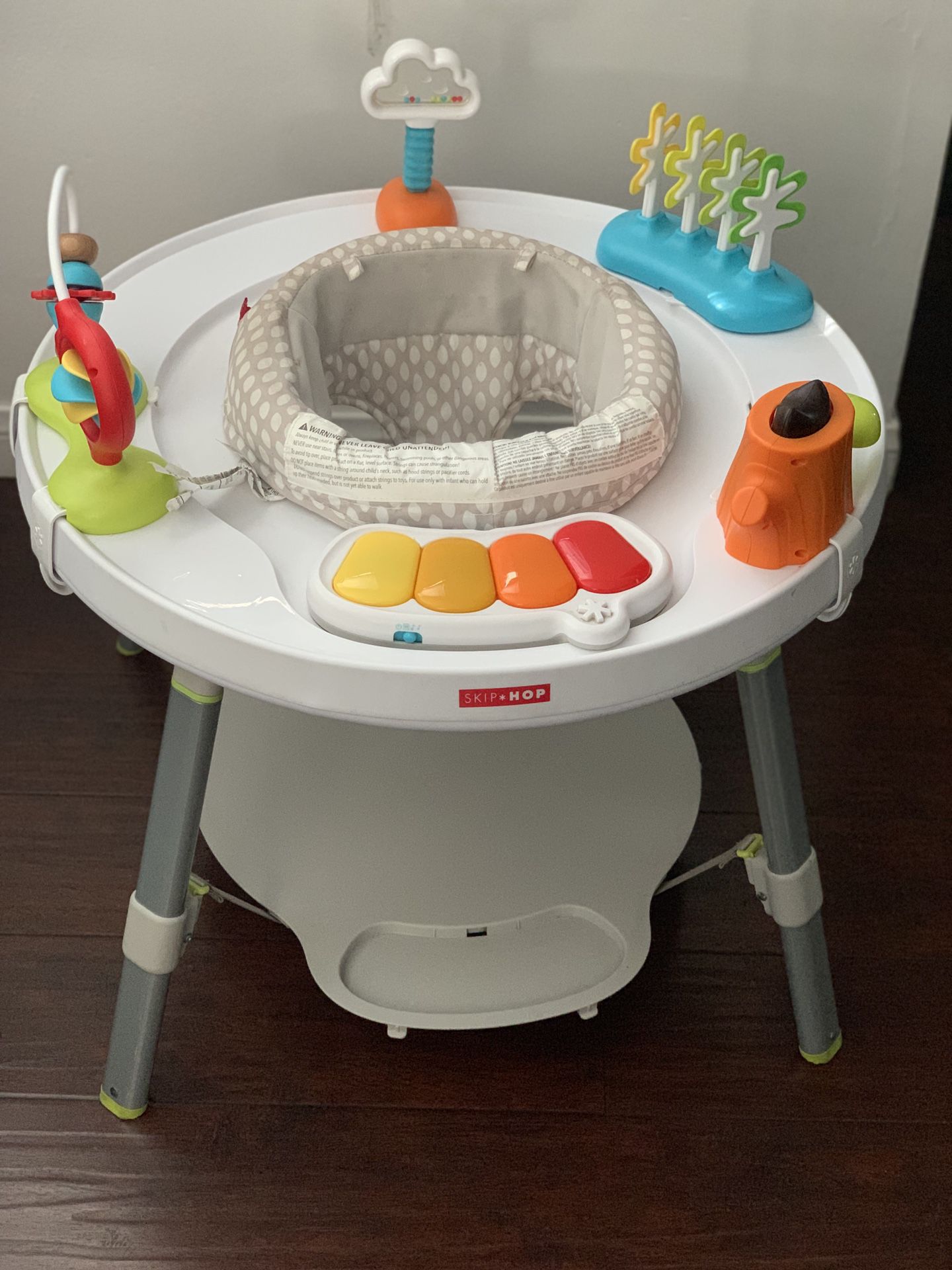 Skiphop Activity Center Bouncer/ Table