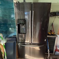 Samsung French Door Refrigerator with Ice Dispenser