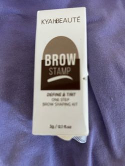 Brow makeup