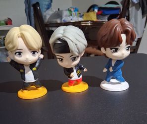 New BTS Mini Figures Set of 3 open box