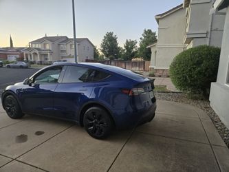 2024 Tesla Model Y Long Range - Rear-wheel drive (RWD)