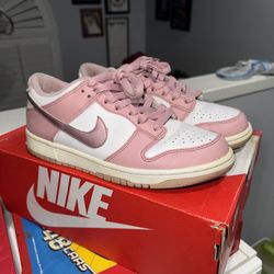 Nike Dunks Pink Velvet Women’s 7.5