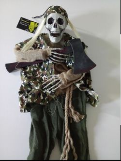 Halloween Gatore Hunter Skull Camo Decor