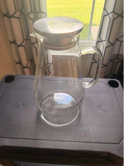 1-gallon borosilicate glass carafe