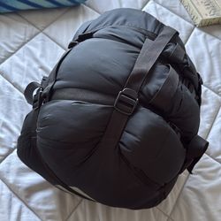 Stuff sack, compression