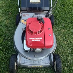Honda HR215 Commercial Lawn Mower 