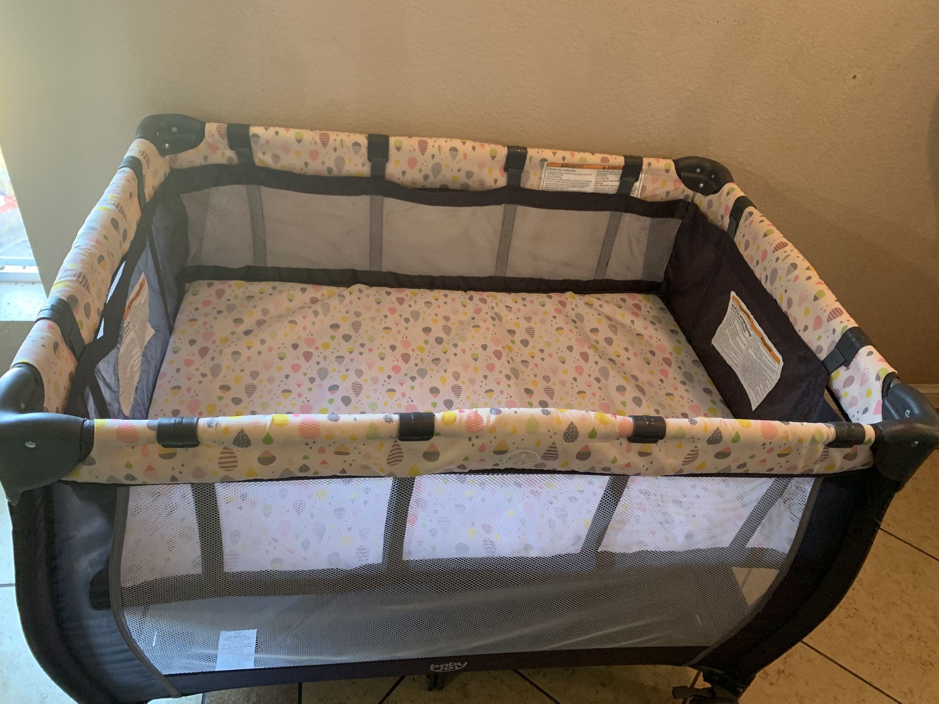 Costway Portable Baby Playard /Nursery Center/Crib Bassinet with changing table