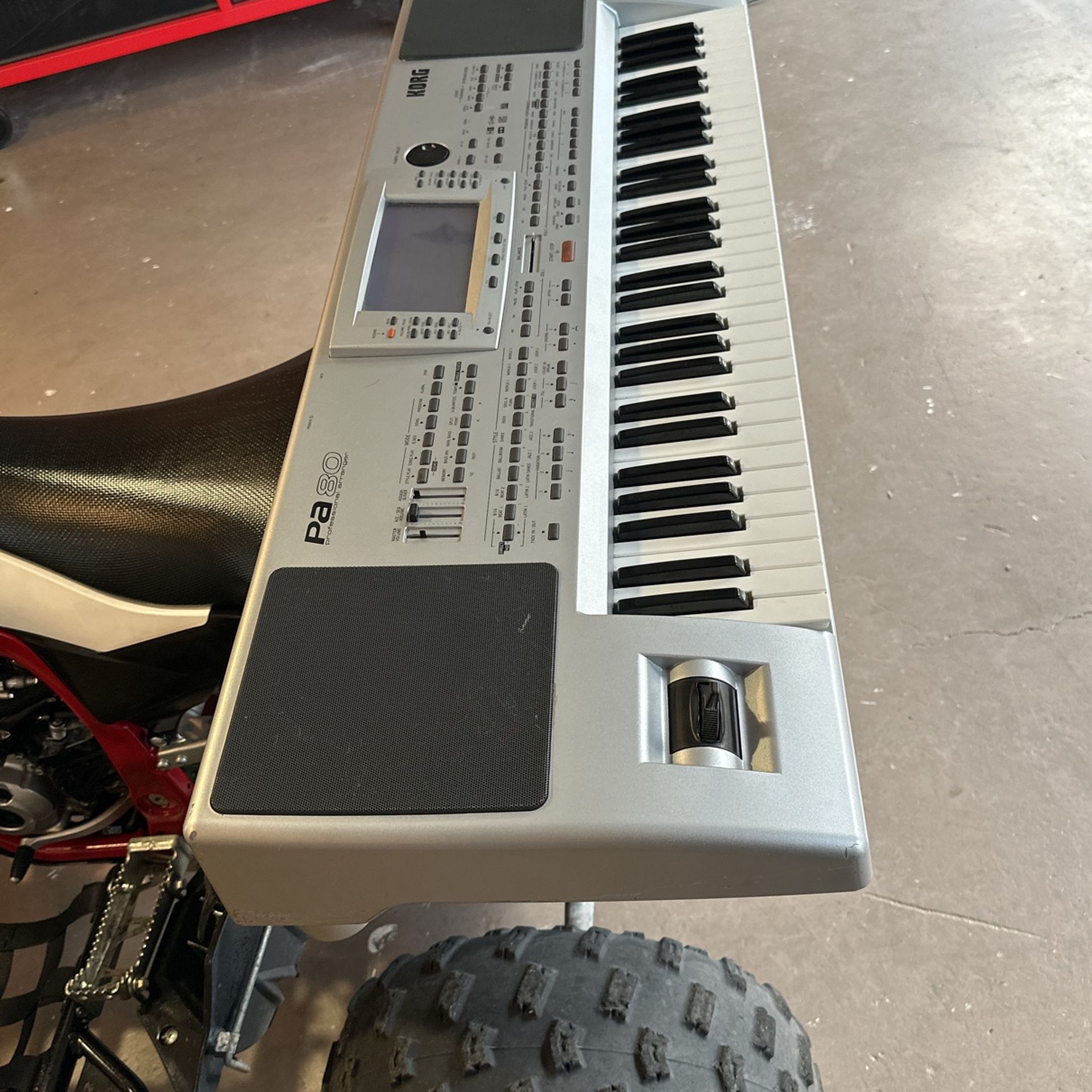 Korg PA 80 / PA80