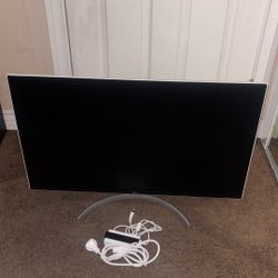 LG 32 in. LCD Flatscreen Monitor