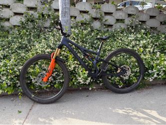 2023 specialized s-works stumpjumper carbon 29” mountain bike