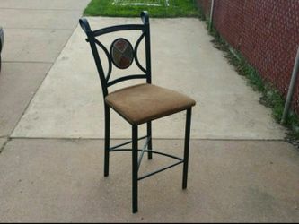 Set of 4 stools. Good condition, normal wear, priced accordingly. $25 each, $90 for the set of 4.