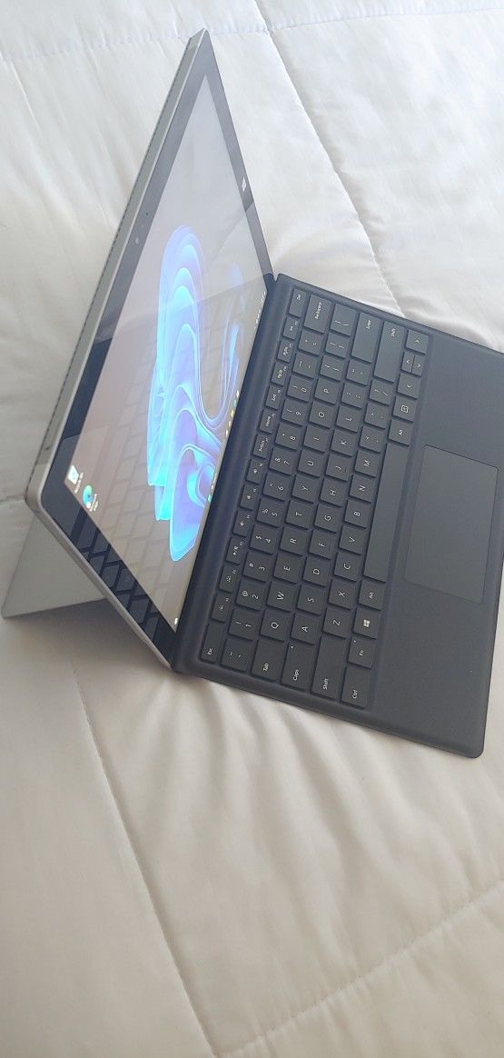 Microsoft Surface Pro 3 Intel i5 256 Ssd And Keyboard Windows 11