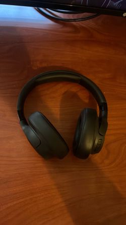 JBL Live 660 NC x American conference