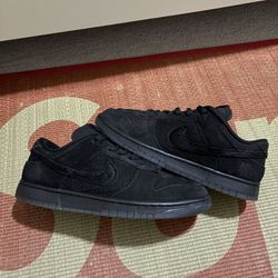 Nike x Undefeated Dunk Low “5 On It Black” 10.5 Used 