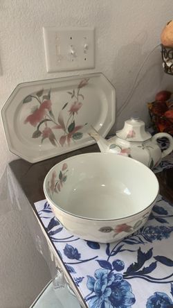 Set of kitchen utilities