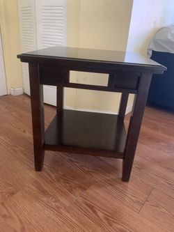 2 Side Tables Set
