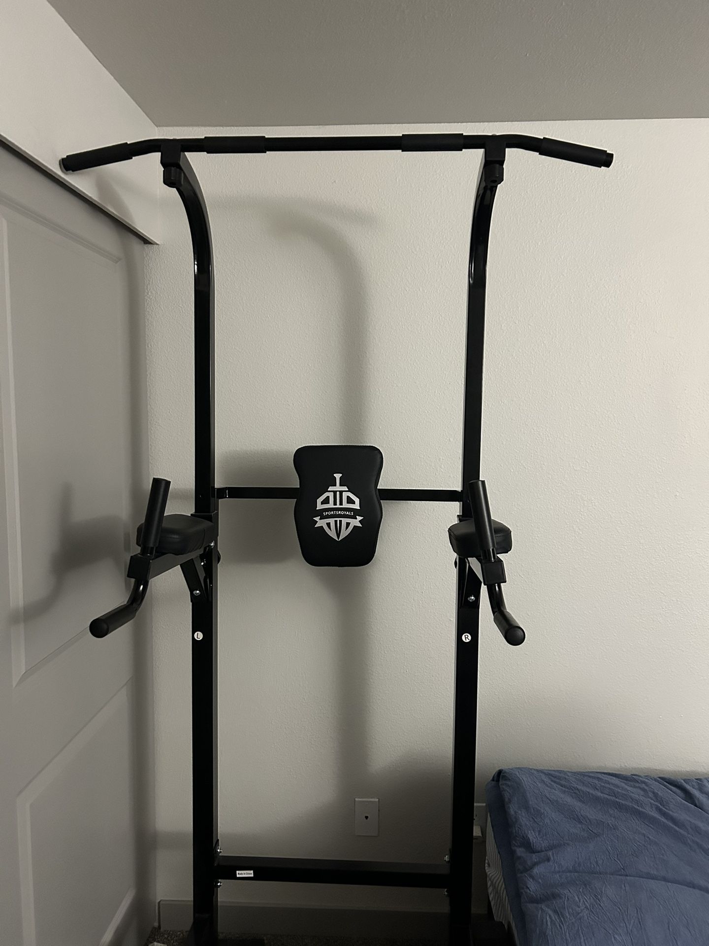 Sportsroyals Power Tower Pull Up Bar Station, 450LBS Stable Pull Up Dip Station for Home Gym Strength