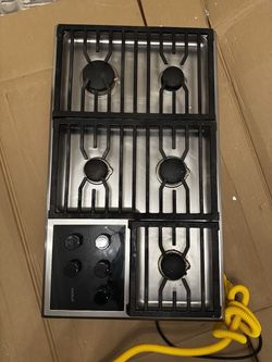 Wolf 36" Contemporary Gas Cooktop (Model: CG365T/S) – Excellent Condition