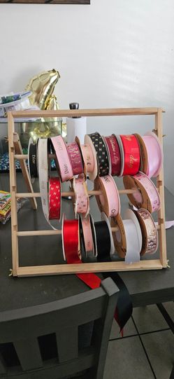 Ribbon holder