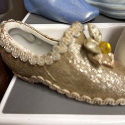 Ceramic shoes collection