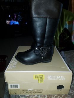 Girls MK boots