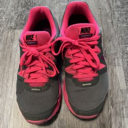 Woman’s 6.5 Size Nike Running Shoes
