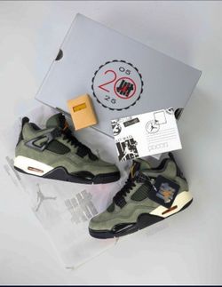 Undefeated Jordan 4s (9.5)