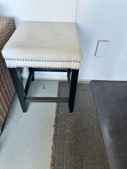 Free bar stools 3