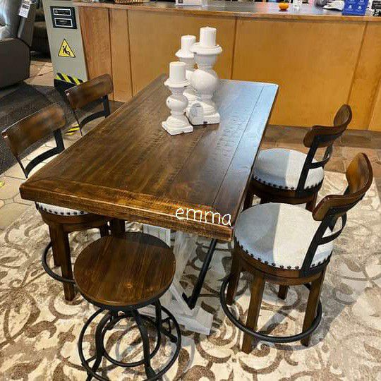 BRAND NEW // Valebeck Counter Height Dining Table and Bar Stools Set // Showroom Available 