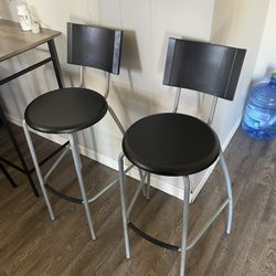 2 Bar Stools 