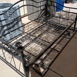 Black Metal Twin XL Daybed with Trundle / Hideaway Bed
